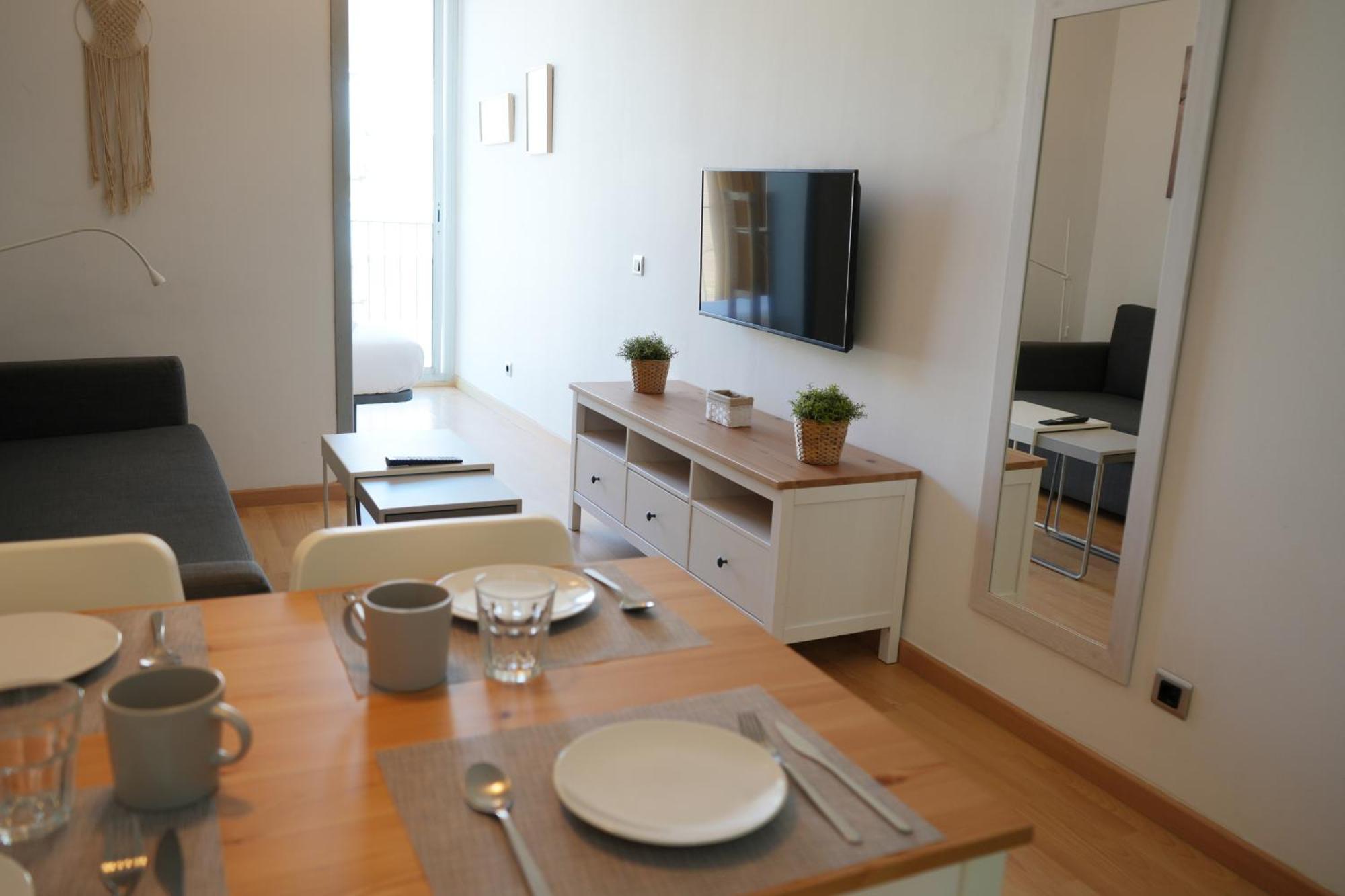 Tgna Lluria 11 Apartamento *